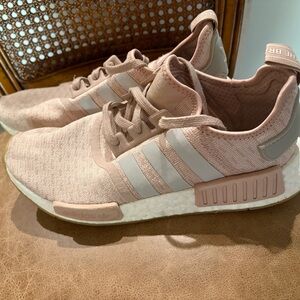 Adidas NMD R1 Pale Pink Knit Size 10 Womens

Used good condition